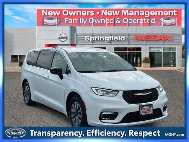 2024 Chrysler Pacifica Hybrid Select for sale in Springfield, NJ
