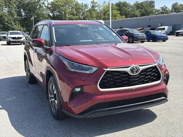 2021 Toyota Highlander XLE for sale in Valparaiso, IN