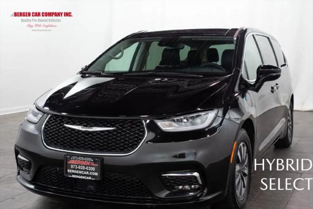 2024 Chrysler Pacifica Hybrid Select
