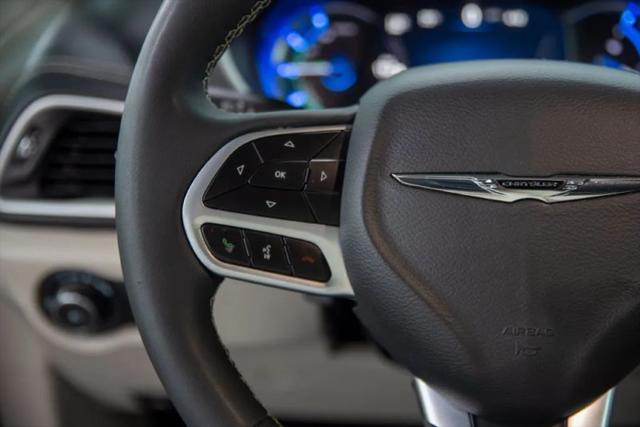 2024 Chrysler Pacifica Hybrid Select