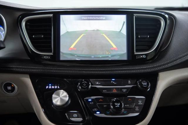 2024 Chrysler Pacifica Hybrid Select