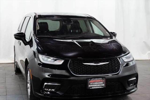 2024 Chrysler Pacifica Touring L for sale in Lodi, NJ