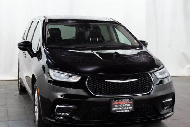 2024 Chrysler Pacifica Touring L for sale in Lodi, NJ