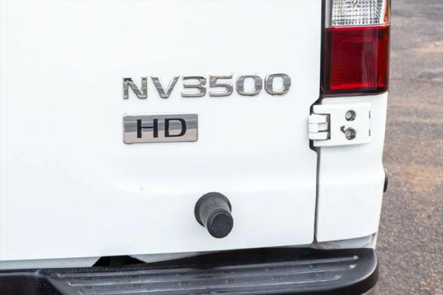 2013 Nissan 3500 SV V8