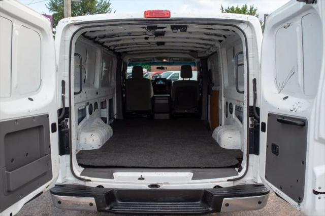 2013 Nissan 3500 SV V8