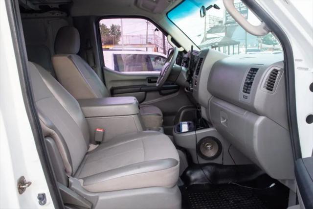 2013 Nissan 3500 SV V8