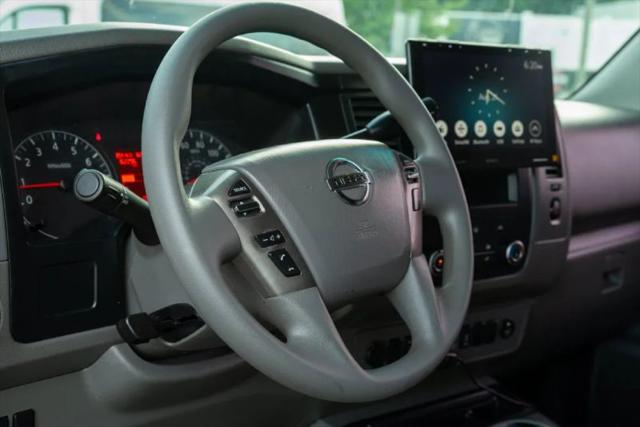 2013 Nissan 3500 SV V8
