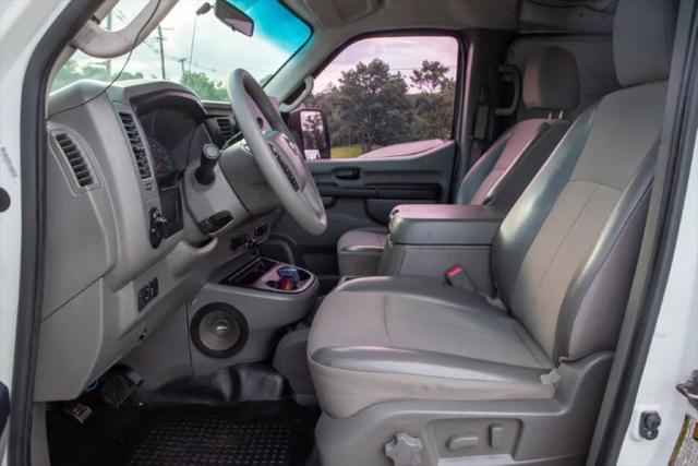 2013 Nissan 3500 SV V8