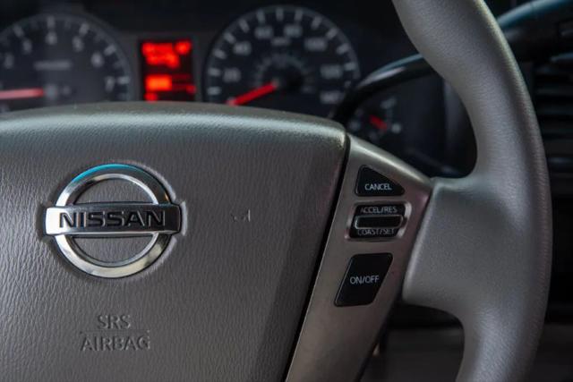 2013 Nissan 3500 SV V8