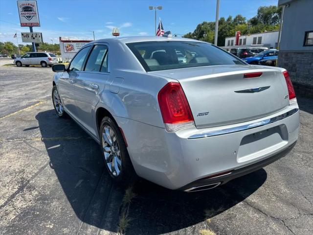 2021 Chrysler 300 Touring L AWD