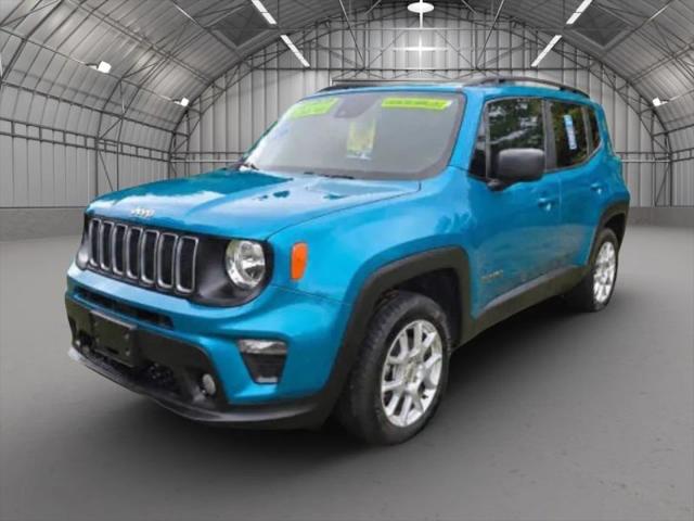 2022 Jeep Renegade Latitude 4x4 for sale in Oshkosh, WI