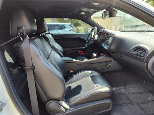 2015 Dodge Challenger SXT Plus