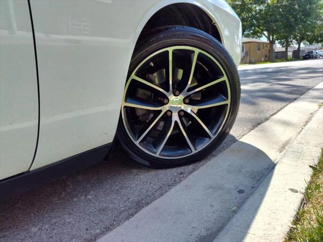 2015 Dodge Challenger SXT Plus
