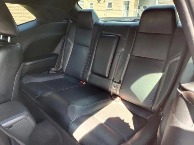 2015 Dodge Challenger SXT Plus