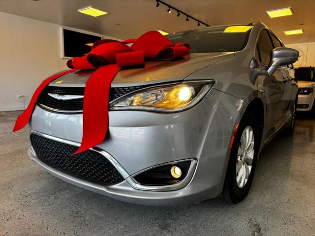 2018 Chrysler Pacifica Touring L for sale in Santa Ana, CA