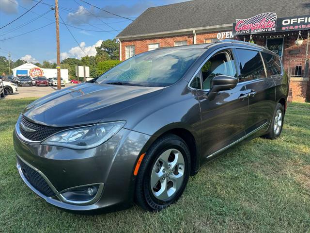 2017 Chrysler Pacifica Touring-L Plus