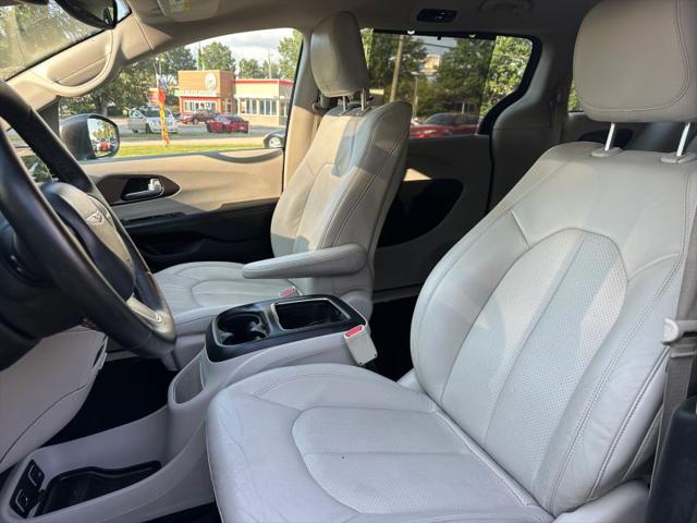 2017 Chrysler Pacifica Touring-L Plus