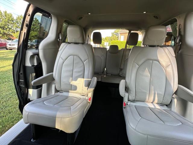 2017 Chrysler Pacifica Touring-L Plus