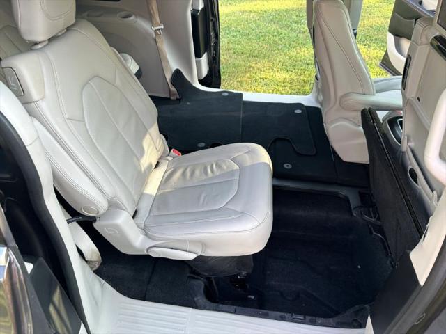 2017 Chrysler Pacifica Touring-L Plus