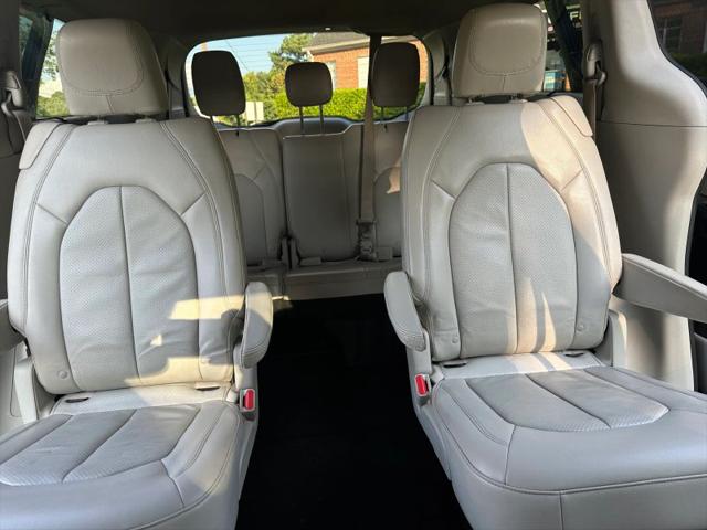 2017 Chrysler Pacifica Touring-L Plus