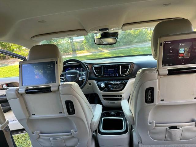 2017 Chrysler Pacifica Touring-L Plus