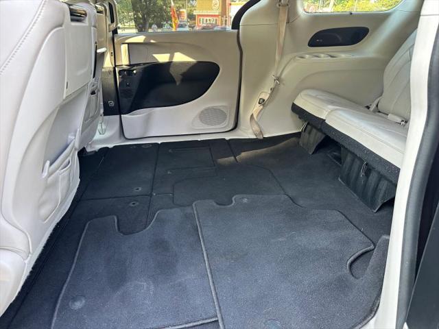 2017 Chrysler Pacifica Touring-L Plus