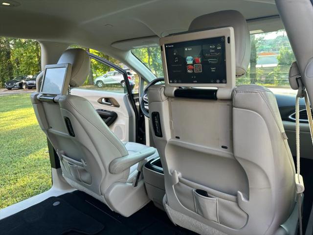 2017 Chrysler Pacifica Touring-L Plus