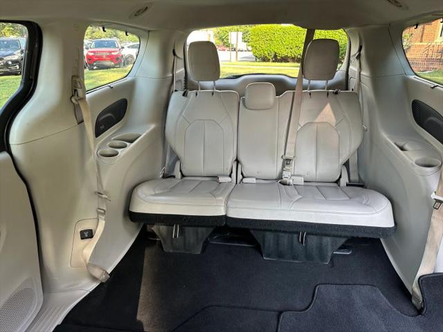 2017 Chrysler Pacifica Touring-L Plus
