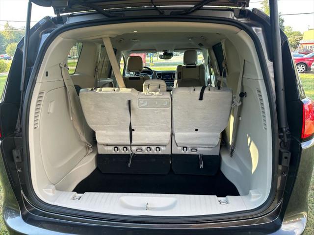 2017 Chrysler Pacifica Touring-L Plus