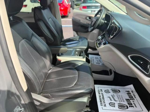 2022 Chrysler Pacifica Touring L