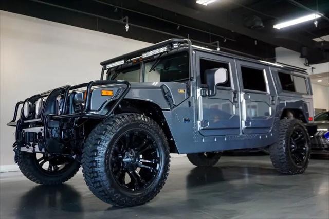2003 HUMMER H1 Enclosed