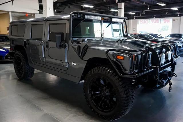 2003 HUMMER H1 Enclosed