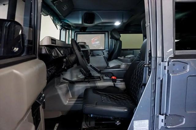 2003 HUMMER H1 Enclosed