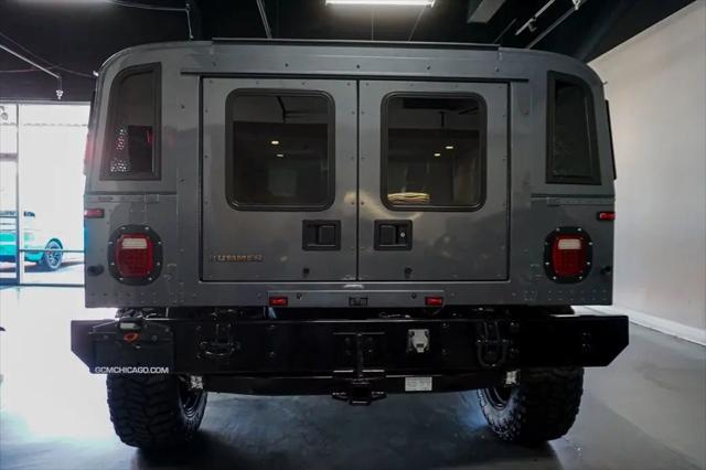 2003 HUMMER H1 Enclosed