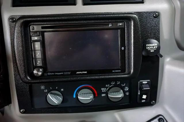 2003 HUMMER H1 Enclosed