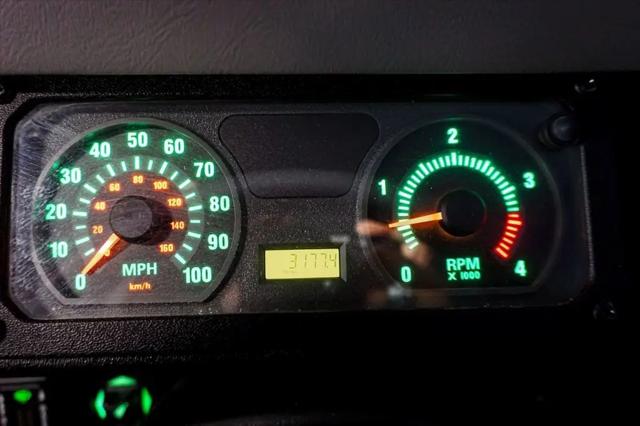 2003 HUMMER H1 Enclosed