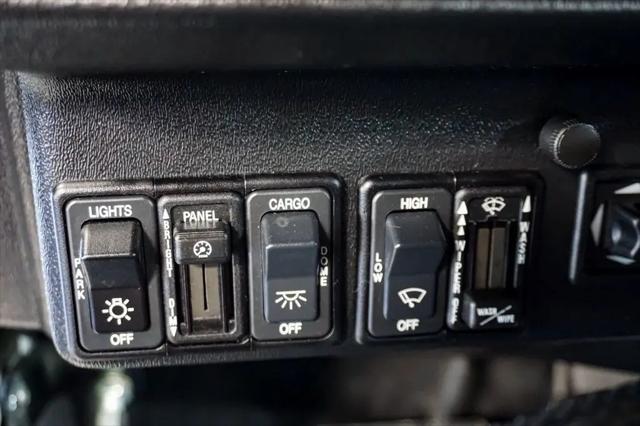 2003 HUMMER H1 Enclosed
