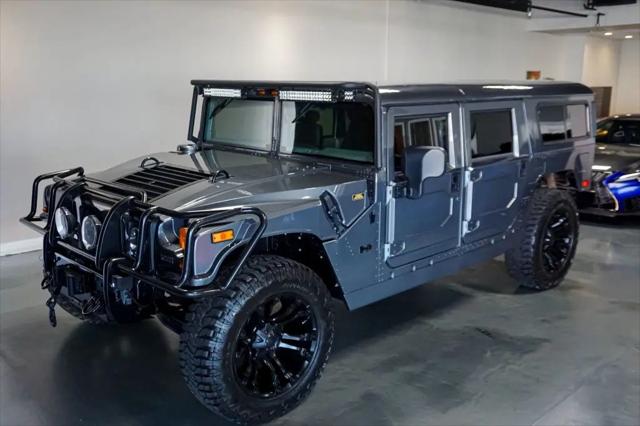 2003 HUMMER H1 Enclosed