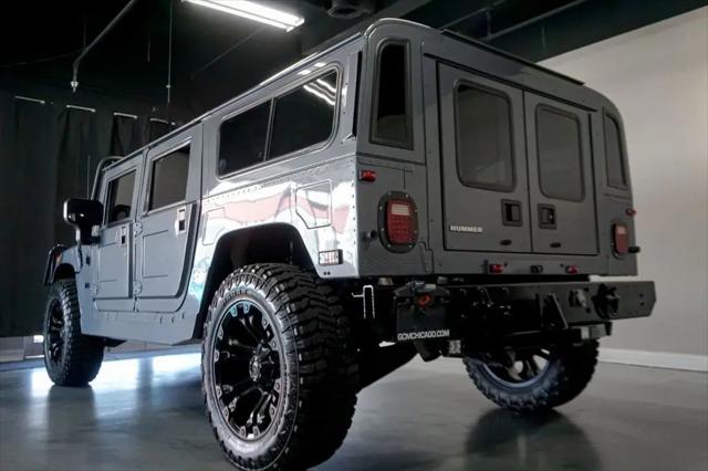 2003 HUMMER H1 Enclosed