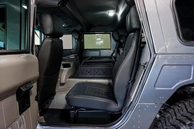 2003 HUMMER H1 Enclosed