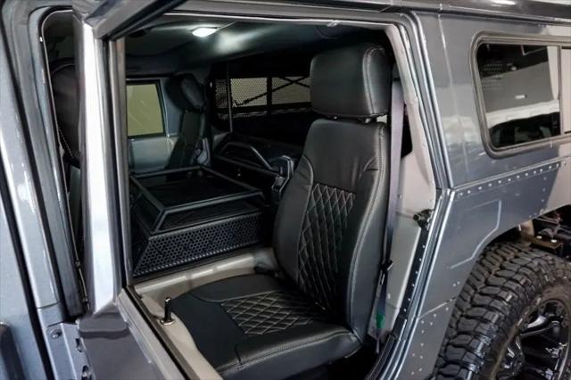2003 HUMMER H1 Enclosed