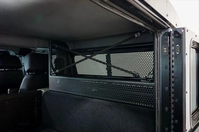 2003 HUMMER H1 Enclosed