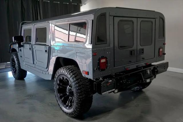 2003 HUMMER H1 Enclosed