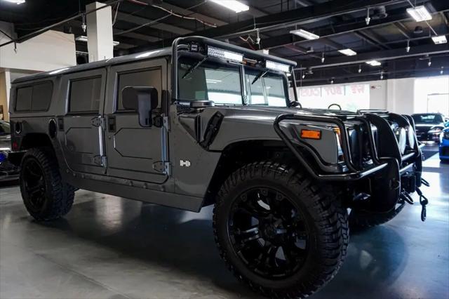 2003 HUMMER H1 Enclosed