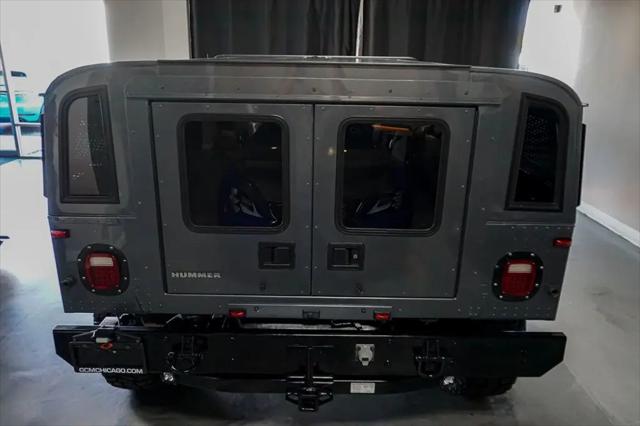2003 HUMMER H1 Enclosed
