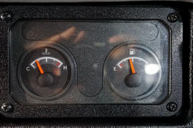 2003 HUMMER H1 Enclosed