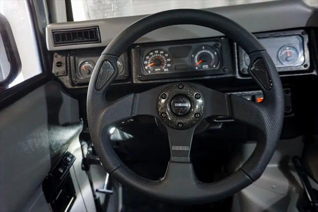 2003 HUMMER H1 Enclosed