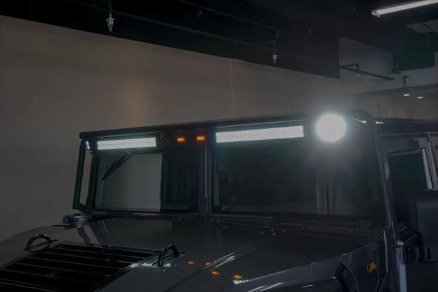 2003 HUMMER H1 Enclosed