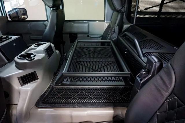2003 HUMMER H1 Enclosed