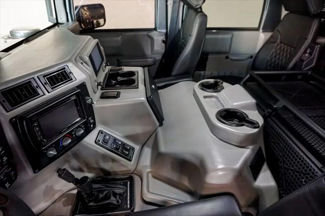 2003 HUMMER H1 Enclosed